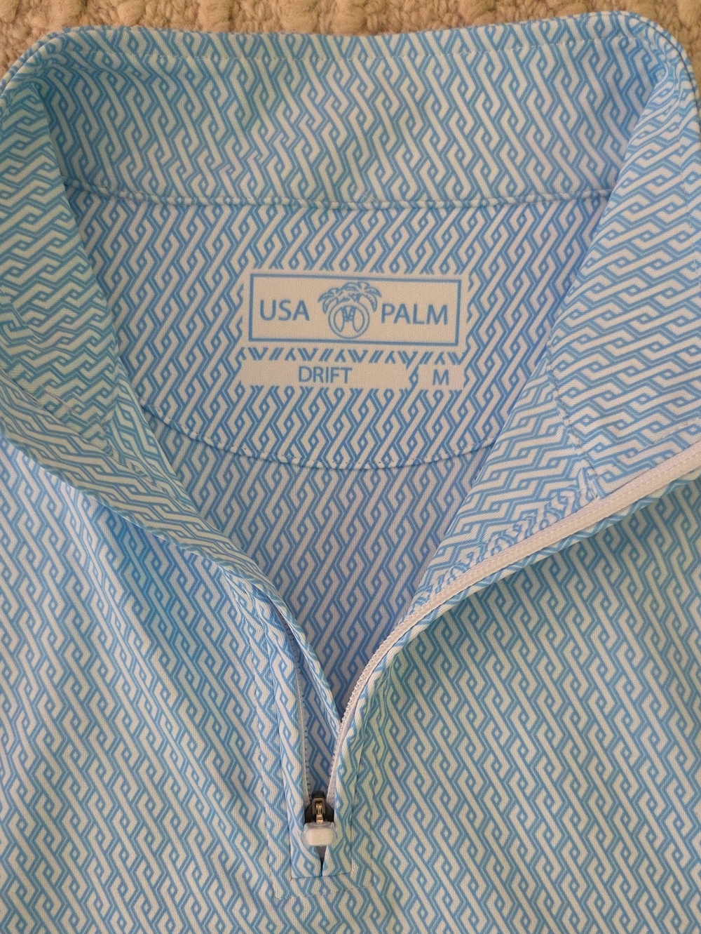 USA Palm Drift Light Blue Geometric Golf Quarter-Zip Shirt, M - New, No Tags.